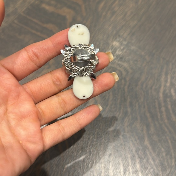 Brand New Luxury Unique Ring - Picture 4 of 6